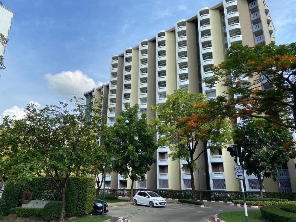 Hotel Dluxx Thammasat Pathum Thani Exterior foto