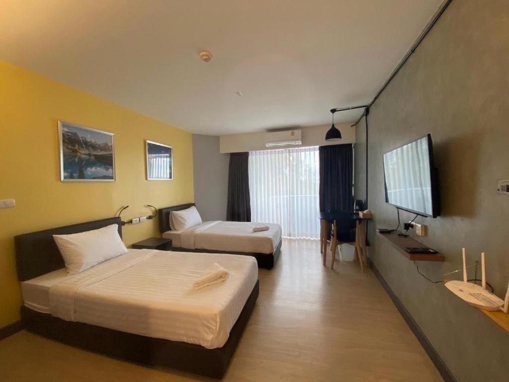 Hotel Dluxx Thammasat Pathum Thani Exterior foto
