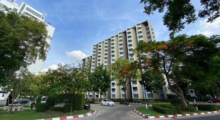 Hotel Dluxx Thammasat Pathum Thani Exterior foto