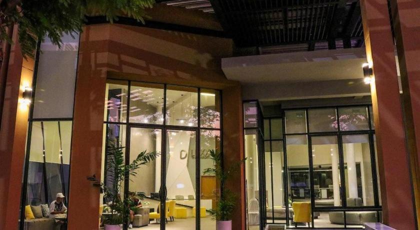 Hotel Dluxx Thammasat Pathum Thani Exterior foto